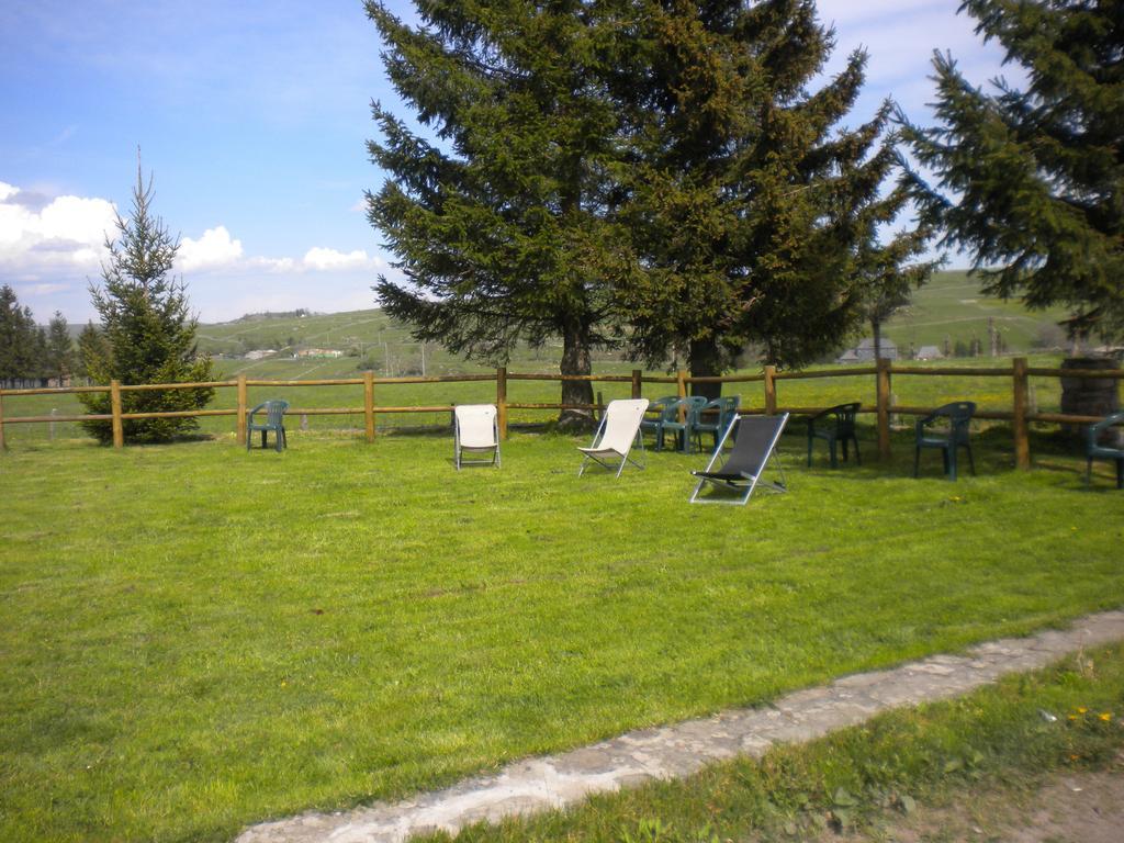 Hotel La Randonnee Nasbinals Buitenkant foto
